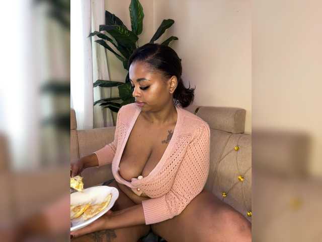 Pretty-thicky live webcam show
