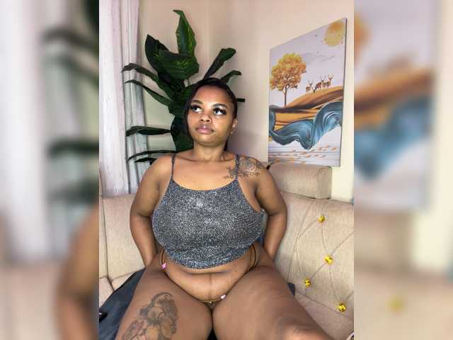 Pretty-thicky live cam on BongaCams