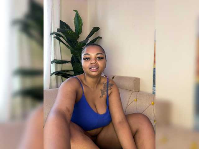 Pretty-thicky live webcam show