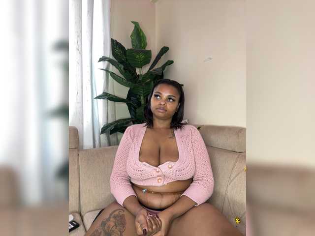 Pretty-thicky live cam on BongaCams