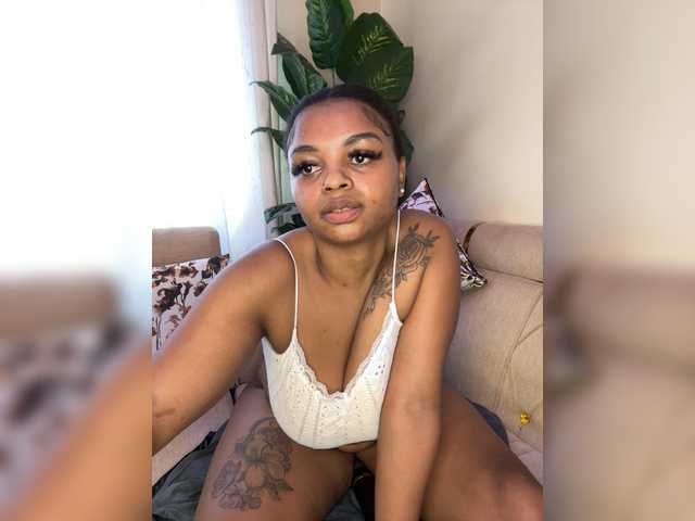 Pretty-thicky Live Cam pe BongaCams