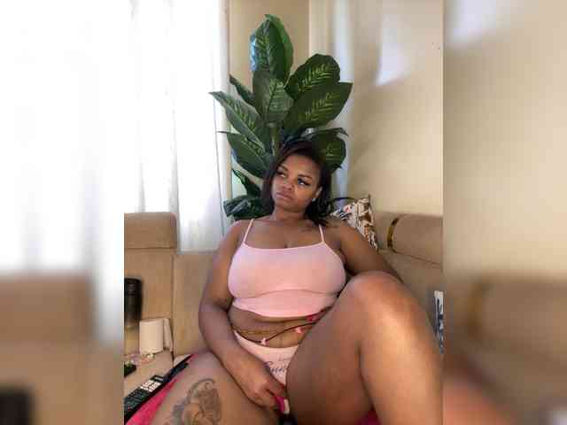 Pretty-thicky webcam