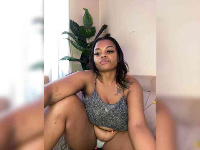Pretty-thicky webcam