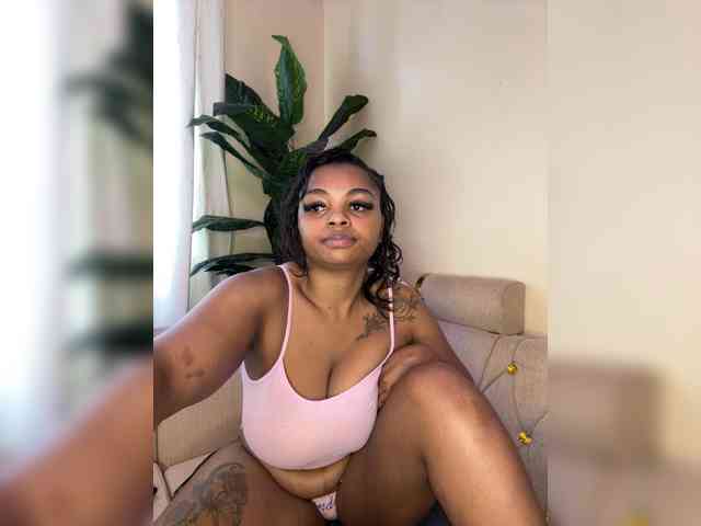 Pretty-thicky webcam