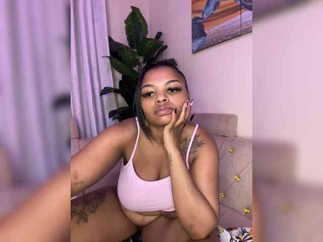 Pretty-thicky webcam
