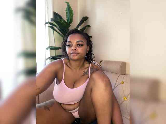Pretty-thicky webcam