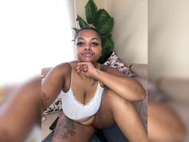 Pretty-thicky webcam