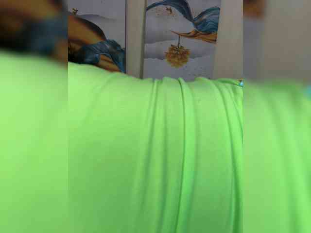Pretty-thicky webcam
