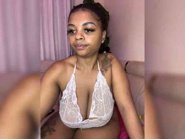 Pretty-thicky Live Webcam on BongaCams