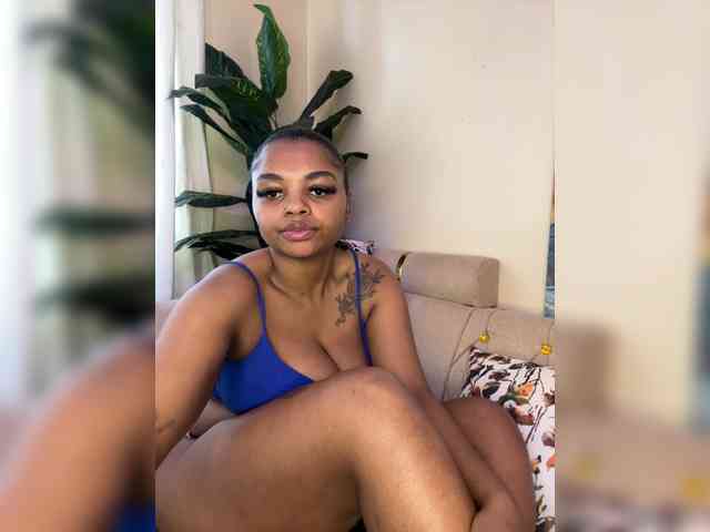 Pretty-thicky webcam