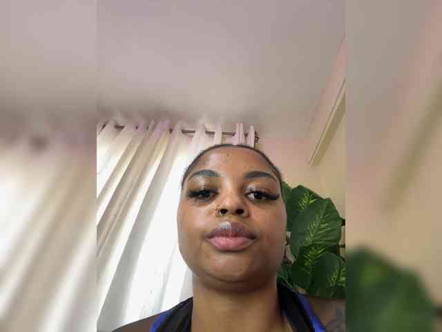 Pretty-thicky webcam