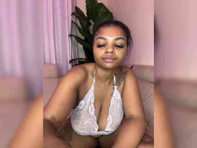 Pretty-thicky webcam