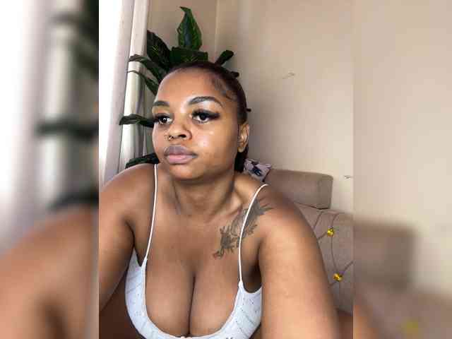 Pretty-thicky webcam