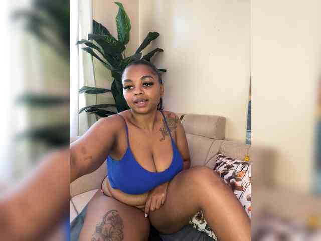 Pretty-thicky webcam
