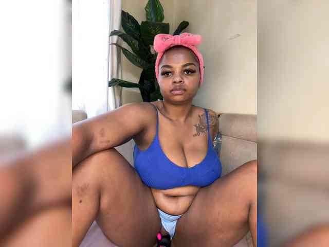 Pretty-thicky webcam