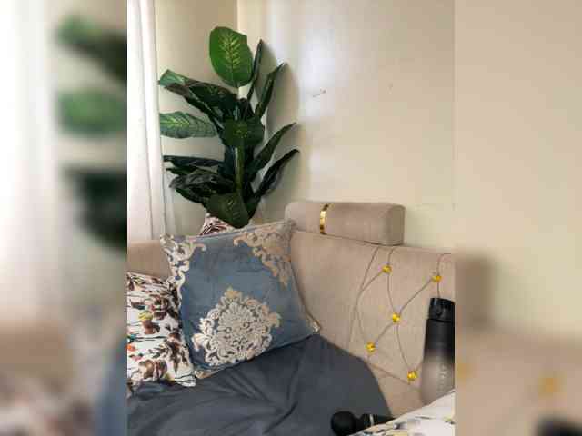 Pretty-thicky webcam