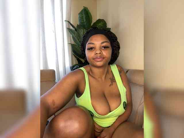 Pretty-thicky webcam