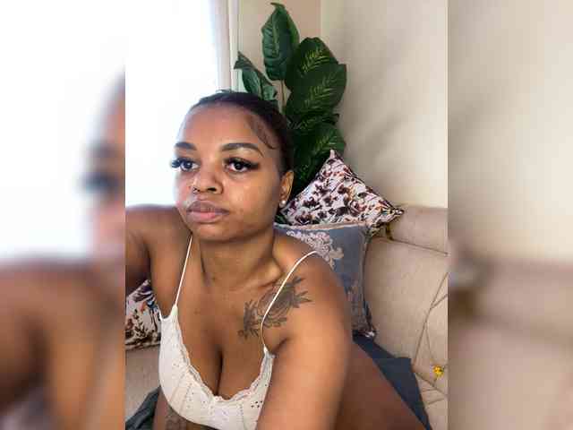 Pretty-thicky webcam