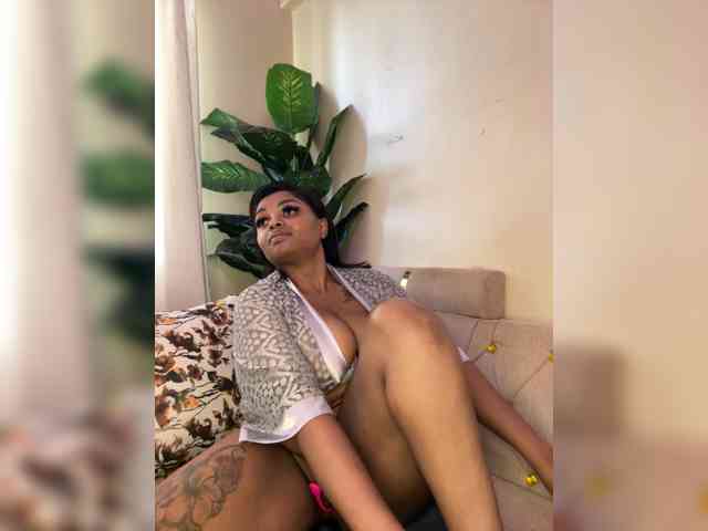 Pretty-thicky webcam