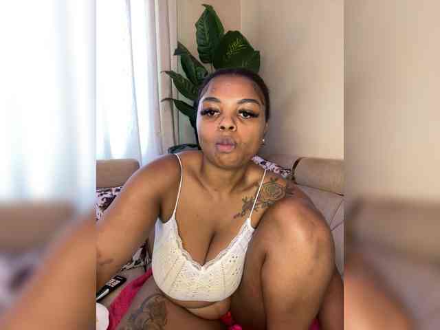 Pretty-thicky webcam