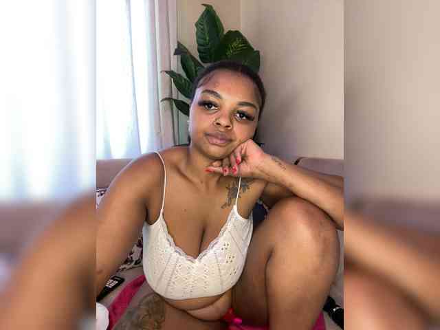 Pretty-thicky webcam