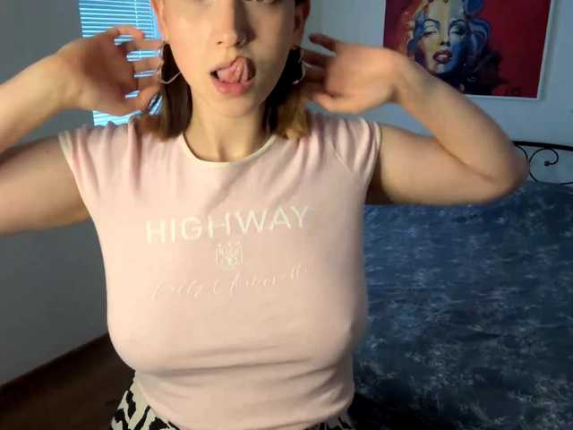 TishPasquel live cam on BongaCams