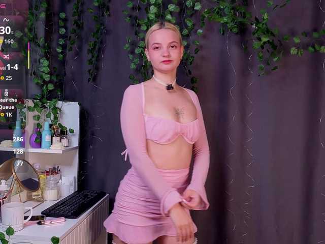 Nymphomaniac08 live cam on BongaCams