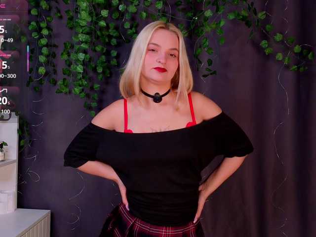 Nymphomaniac08 live cam on BongaCams