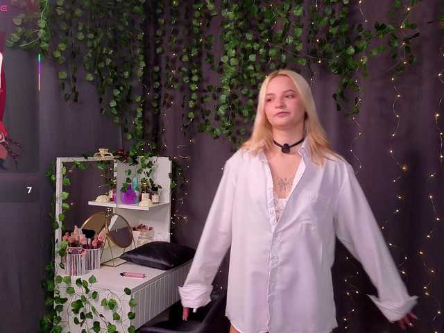 Nymphomaniac08 live cam on BongaCams