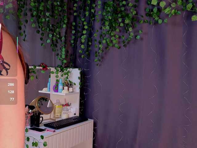 Nymphomaniac08 live cam on BongaCams