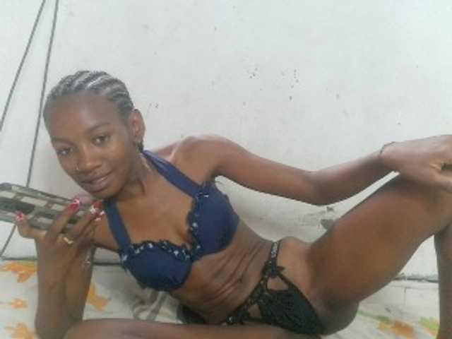 Claudiaah live cam on BongaCams