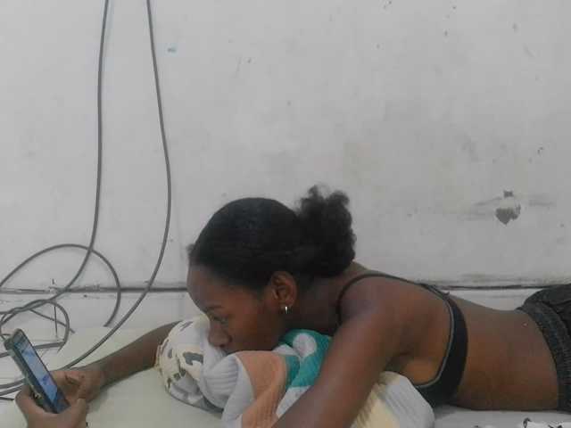 Claudiaah live cam on BongaCams