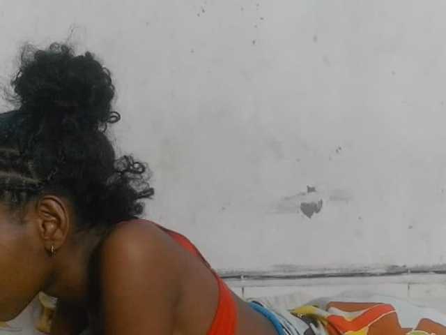 Claudiaah live cam preview