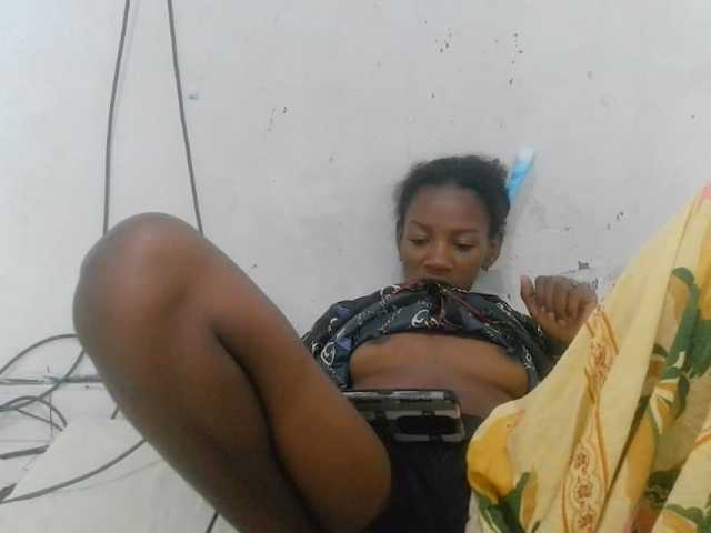 Claudiaah live cam on BongaCams