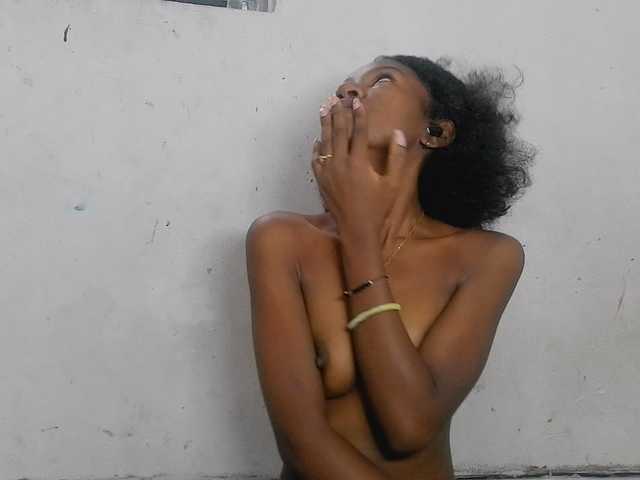 Claudiaah live cam on BongaCams