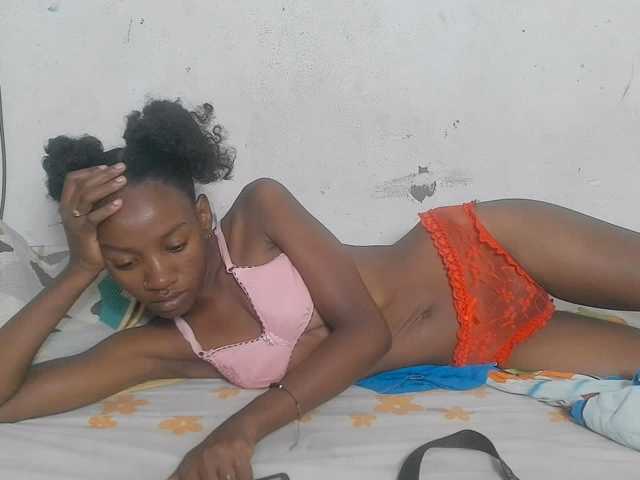 Claudiaah live cam on BongaCams