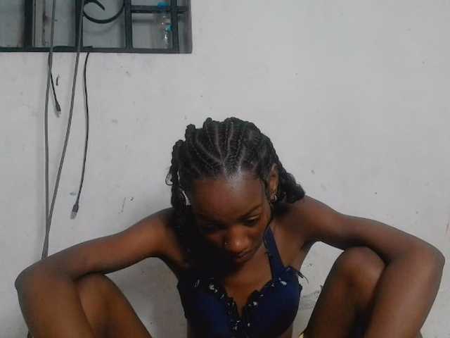 Claudiaah live cam on BongaCams