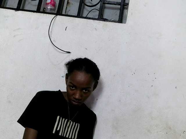 Claudiaah live cam on BongaCams