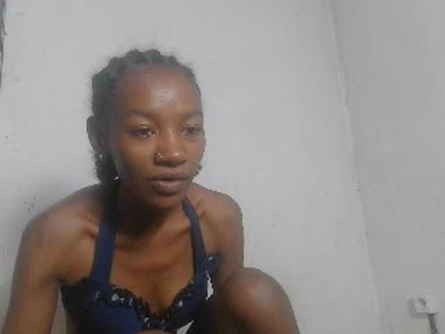 Claudiaah live cam on BongaCams