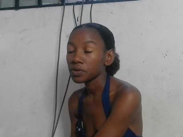 Claudiaah live cam on BongaCams