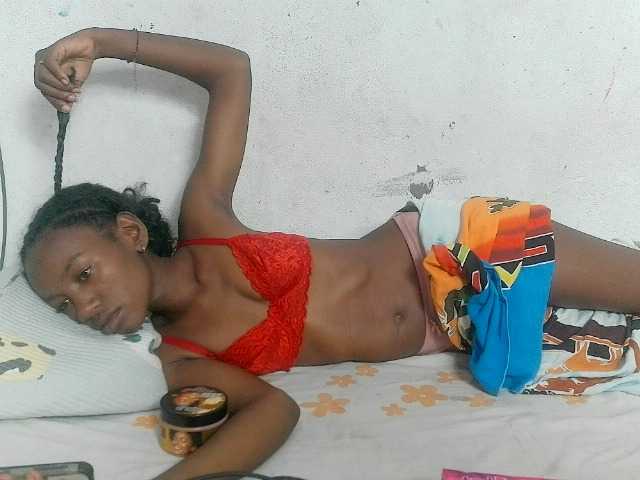 Claudiaah live cam on BongaCams