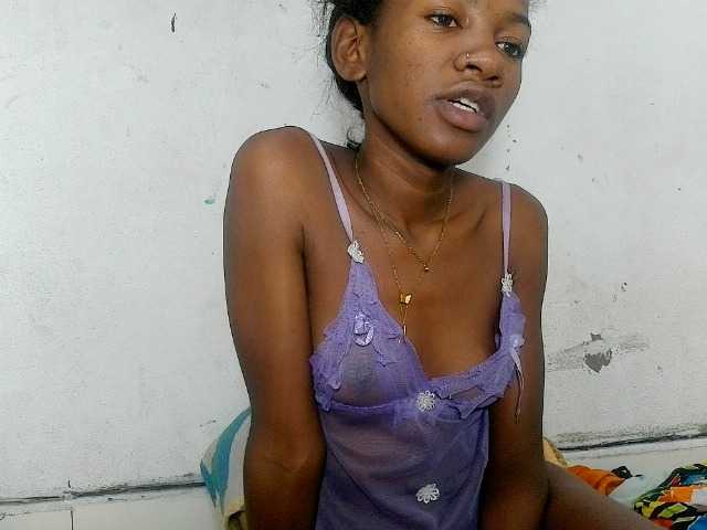 Claudiaah live cam on BongaCams