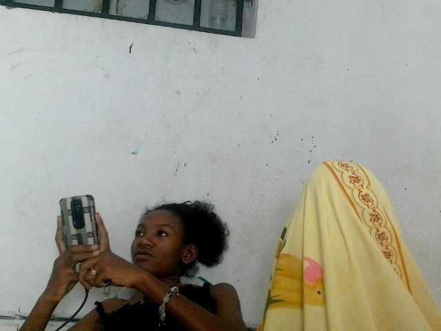Claudiaah live cam on BongaCams