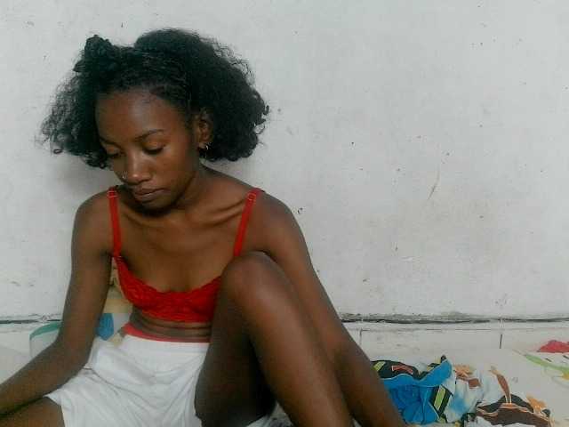 Claudiaah live cam on BongaCams