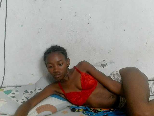 Claudiaah live cam on BongaCams