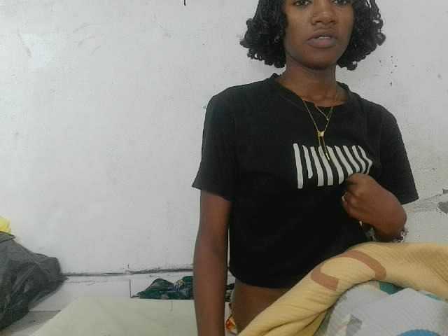 Claudiaah live cam on BongaCams
