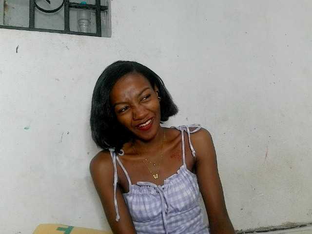Claudiaah live cam on BongaCams