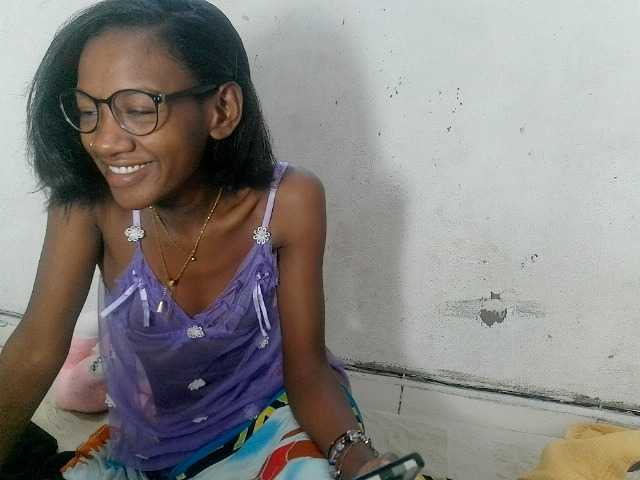 Claudiaah live cam on BongaCams