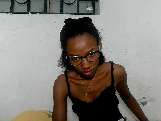 Claudiaah live cam on BongaCams