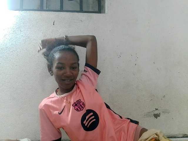 Claudiaah live cam on BongaCams